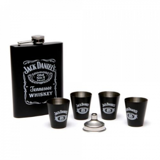 Комплект манерка с шах и аксесоари Jack Daniels на супер цена от Neostyle.bg
